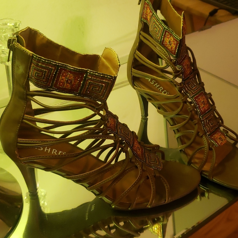 Shoes - Picture 2 of 2